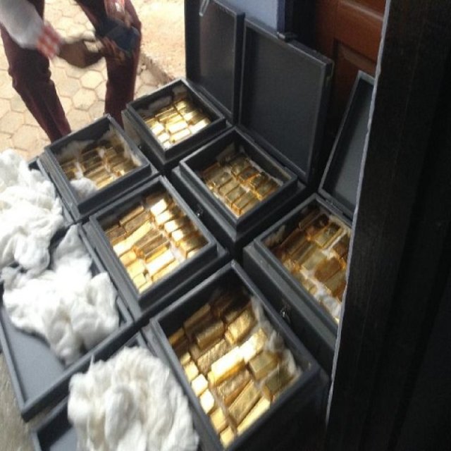 Call / Whatsapp on +27604255576  We sell Pure Gold nuggets, Gold Bars and diamonds for sale.