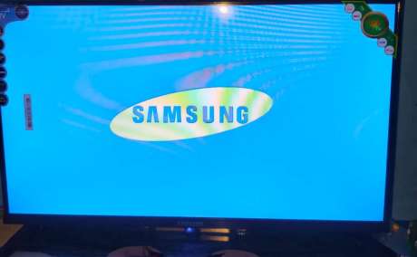 ÉCRAN PLAT SAMSUNG 32 POUCES SMART TV